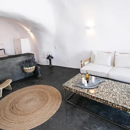 Luxury Santorini Elysian Dyo Private Hot Tub Air Conditioning Villa
