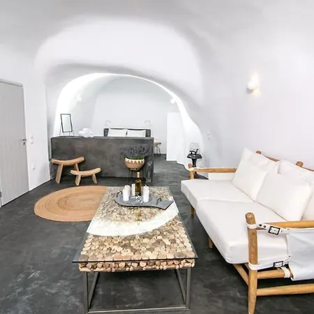 Luxury Santorini Elysian Dyo Private Hot Tub Air Conditioning Foinikiá