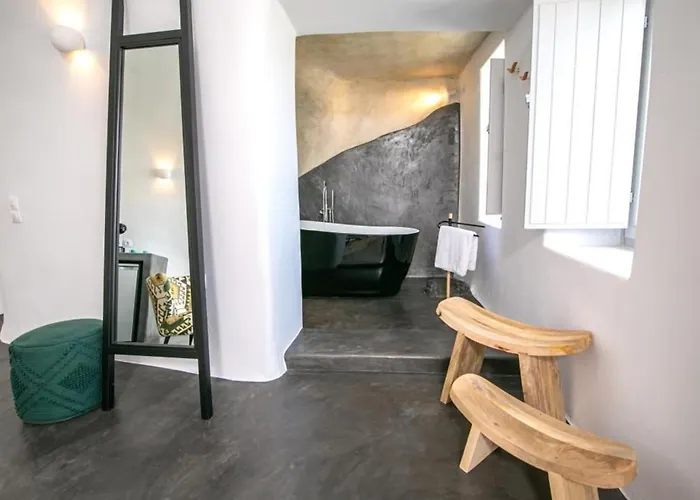 Luxury Santorini Elysian Dyo Private Hot Tub Air Conditioning 1 Bedroom Oia Foinikiá