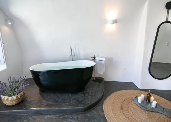 Villa Luxury Santorini Elysian Dyo Private Hot Tub Air Conditioning Foinikiá