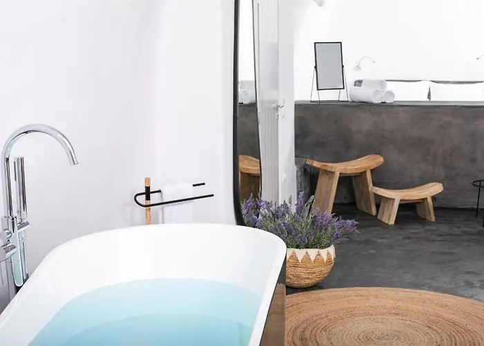 Luxury Santorini Elysian Dyo Private Hot Tub Air Conditioning *